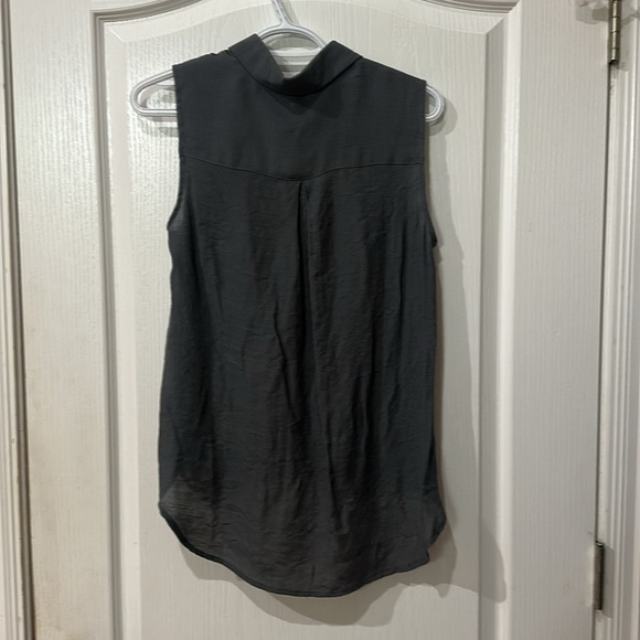 Wishlist size small button up twisted front high low sleeveless gray top - Picture 4 of 5